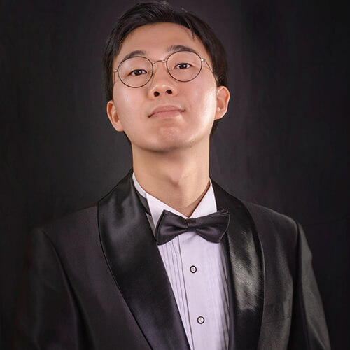 Soowon ist Lehrer für Gesang in Köln