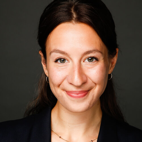 Laura ist Lehrerin für Klavier in Köln