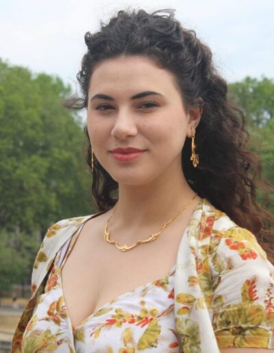 Adriana unterrichtet Gesang am Standort Nürnberg