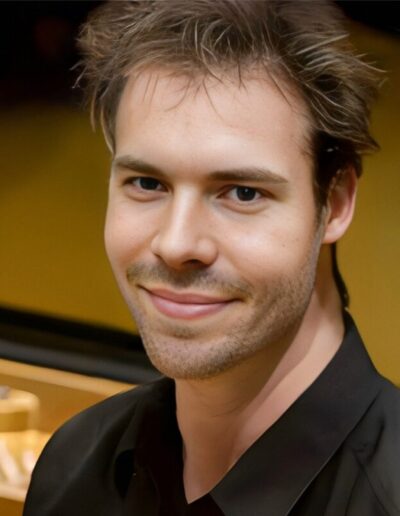 Christopher unterrichtet Klavier an der Musikschule Hannover