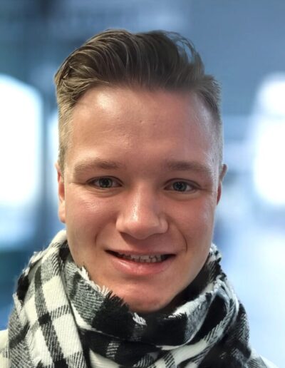 David ist Klavierlehrer am Standort Mainz.